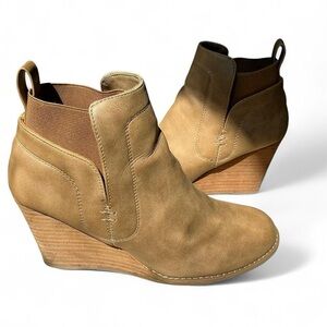 Size 9 - Women's Wedge Ankle Boots